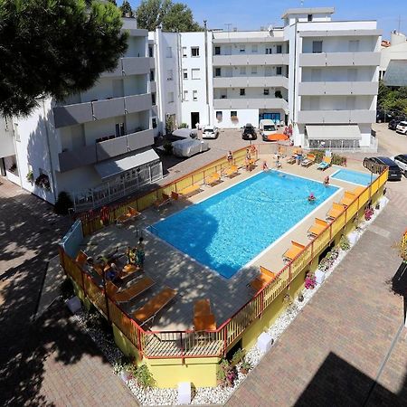 Residence La Pigna Rosolina Mare Buitenkant foto