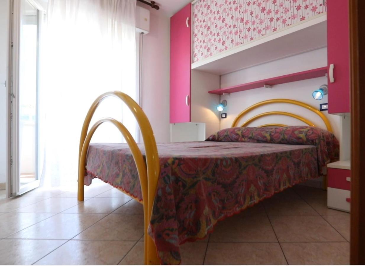 Residence La Pigna Rosolina Mare Buitenkant foto