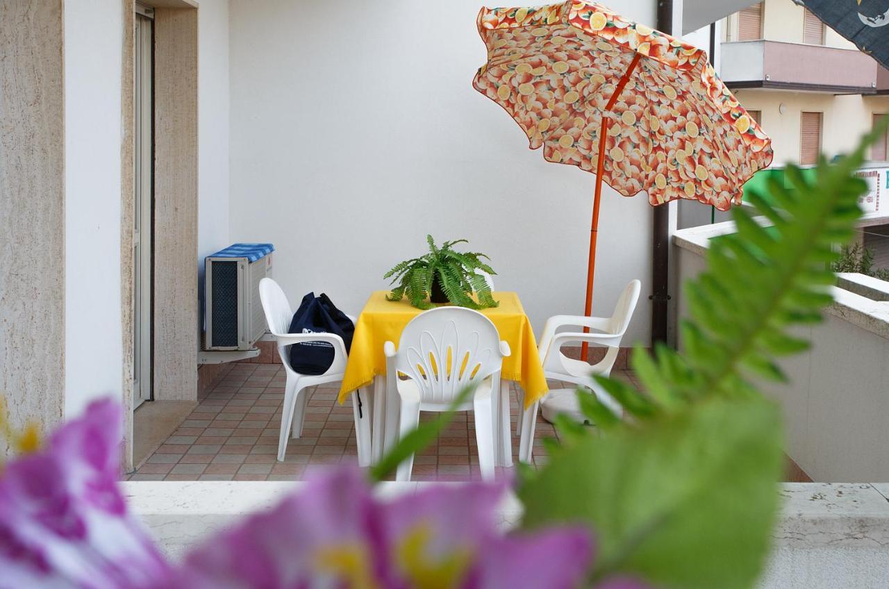 Residence La Pigna Rosolina Mare Buitenkant foto