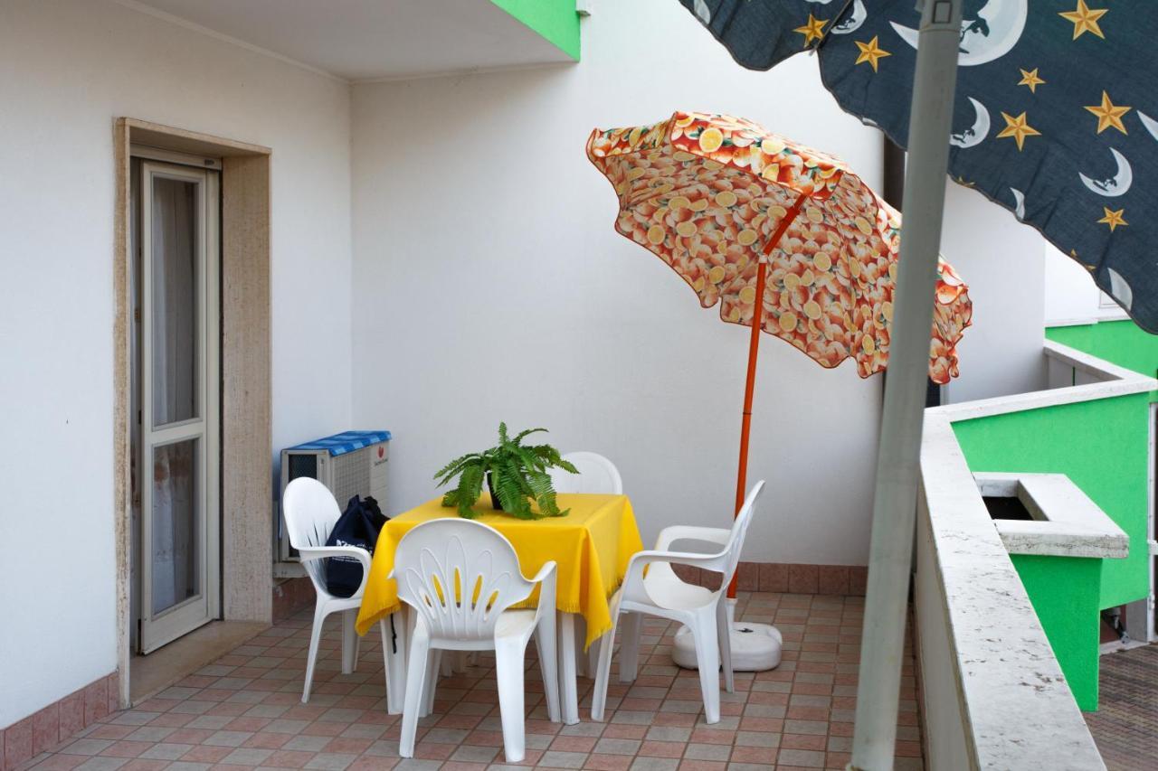 Residence La Pigna Rosolina Mare Buitenkant foto