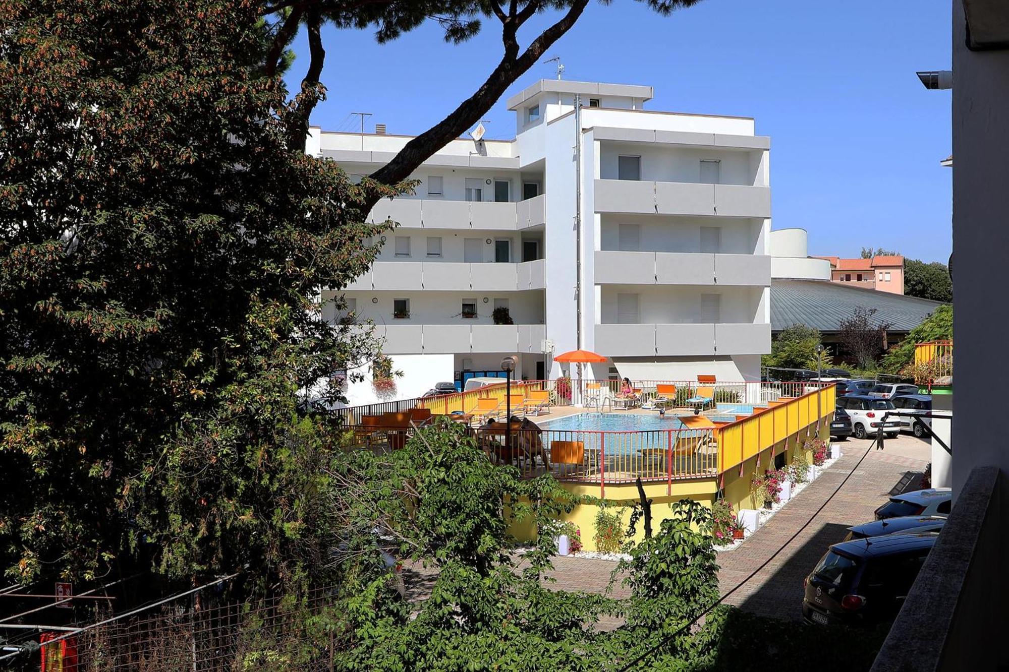 Residence La Pigna Rosolina Mare Buitenkant foto